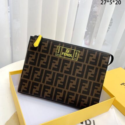 FENDI Large capacity Handbag Size: 20 * 30cm