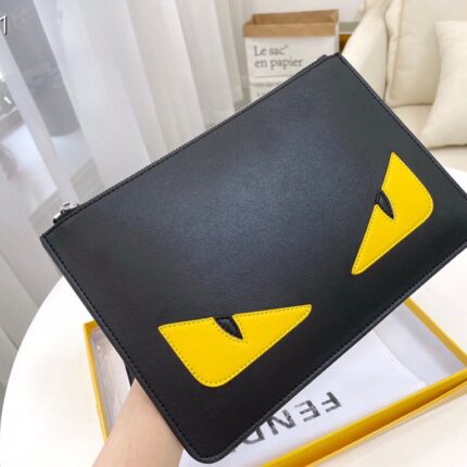 FENDI Large capacity Handbag Size: 29.5x20x1cm