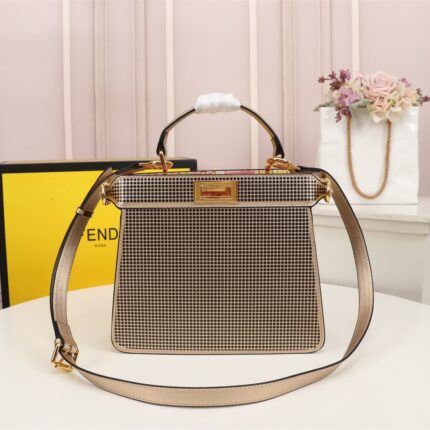 FENDI Iseeu Clip bag size:33* 24.5cm/ 24 *20cm