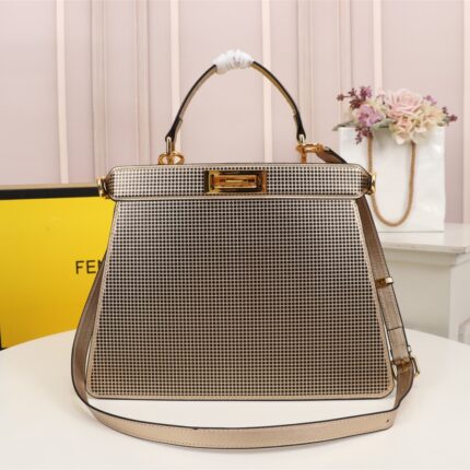 FENDI Iseeu Clip bag size:33* 24.5cm/ 24 *20cm