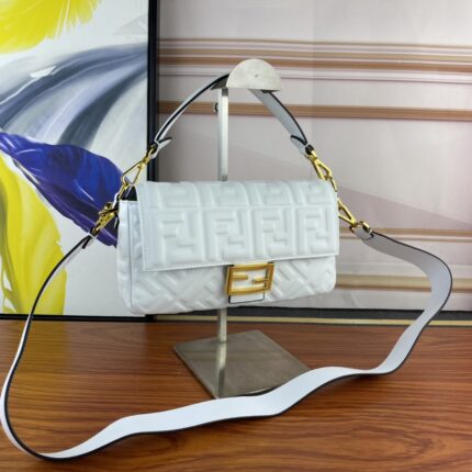 FENDI BAGUETTE Embossed design White Handbag F0191 Size: 26x5x15cm