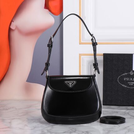 Prada hobo cleo Patent leather 611 black size:22*13cm