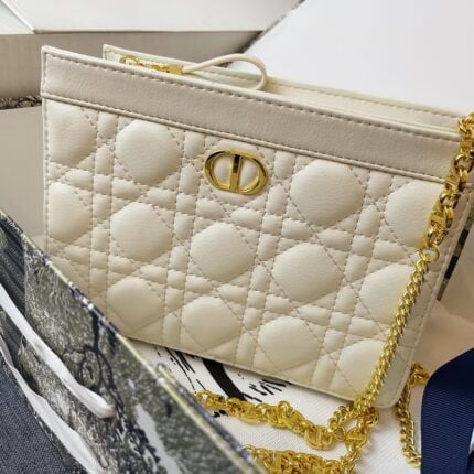 Dior new cowhide chain bag 9322 white size: 19*14cm