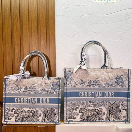 Dior book tote 3D Three-dimensional relief embroidery size: 41cm/36cm