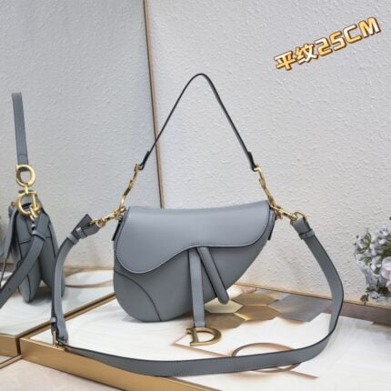 Dior saddle leather with Spaghetti straps size: 25.5 *20 * 6.5cm