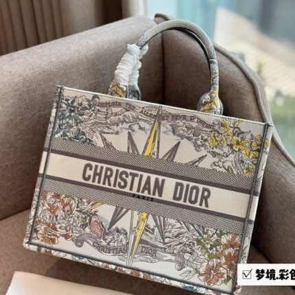 Dior Three-dimensional embroidery Book tote shopping bags size: 26.5*21cm / 36*28 cm