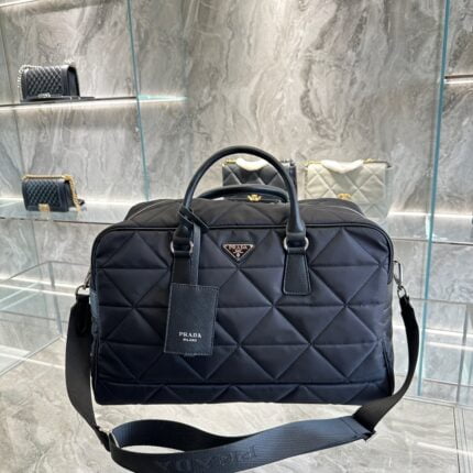 Prada's  RE- NYLON new travel bag size: 45*30.5*15cm