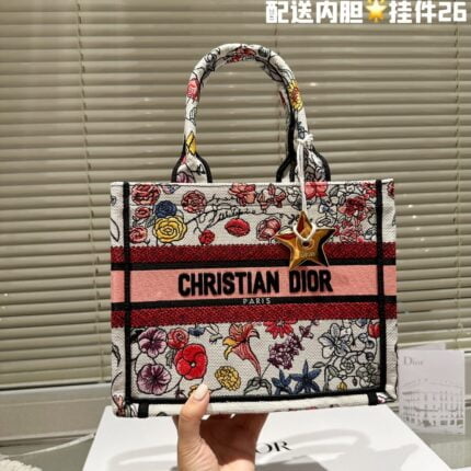 Dior Oblique Book Tote bag size: 26cm