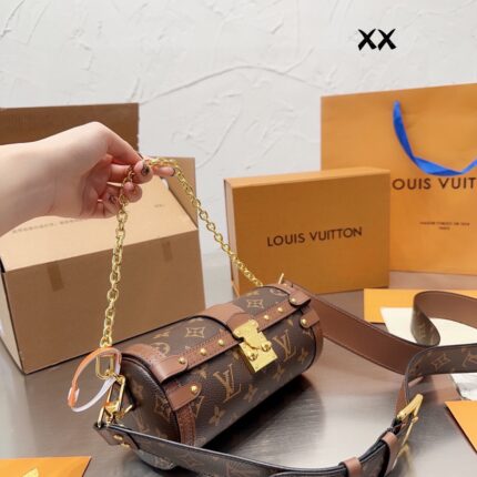 Louis Vuitton / LV prefall papillon trunk monogram round flip latch design crossbody bag
