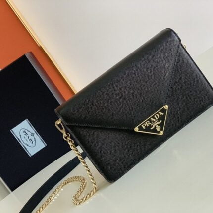 Prada Monochrome Chain bag top quality  size:21.5*14*4cm