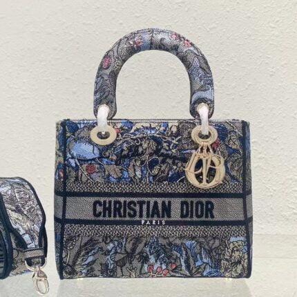 Princess Dai's five grid embroidery